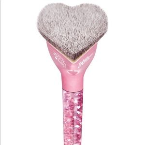 💖IT Cosmetics Love is the Foundation Brush💖